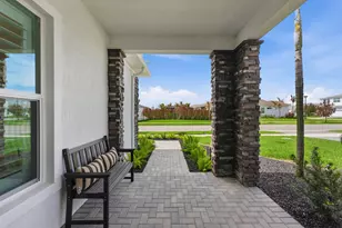 10639 Vineyard Dr, Port Saint Lucie, FL 34987 - Photo 4