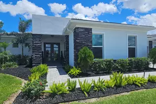 10639 Vineyard Dr, Port Saint Lucie, FL 34987 - Photo 2
