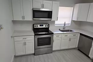 815 Dundas Ct, Fort Pierce, FL 34950 - Photo 10