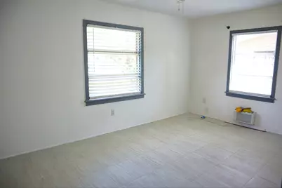 1056 NE 34th Court, Oakland Park, FL 33334 - Photo 8
