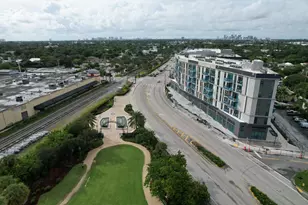 1056 NE 34th Ct, Oakland Park, FL 33334 - Photo 14