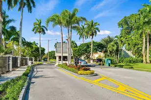 2400 Presidential Way, West Palm Beach, FL 33401 - Photo 20