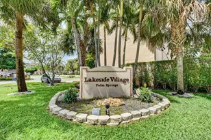 702 Lori Dr, Palm Springs, FL 33461 - Photo 18