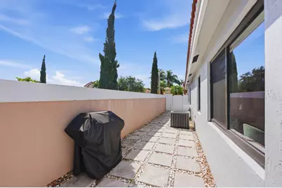 1902 Seville, Margate, FL 33063 - Photo 32