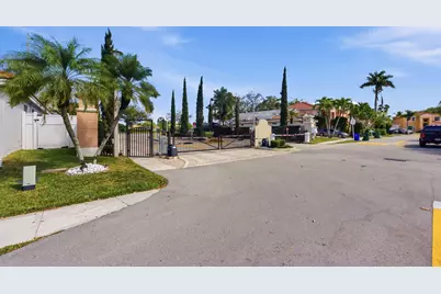 1902 Seville, Margate, FL 33063 - Photo 4