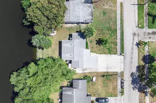 143 NE 6th Ct, Deerfield Beach, FL 33441 - Photo 2