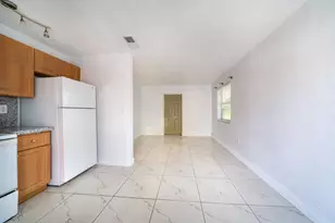 1028 SW 2nd St, Miami, FL 33130 - Photo 6