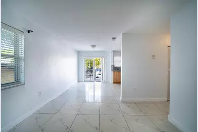 1028 SW 2nd Street #4, Miami, FL 33130 - Photo 2