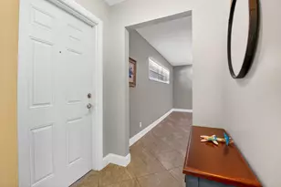 18 Colonial Club Dr, Boynton Beach, FL 33435 - Photo 6