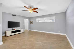 18 Colonial Club Dr, Boynton Beach, FL 33435 - Photo 8