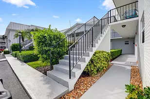 18 Colonial Club Dr, Boynton Beach, FL 33435 - Photo 4