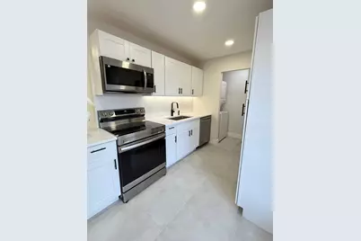 316 Cape Cod Circle #B, Greenacres, FL 33467 - Photo 2