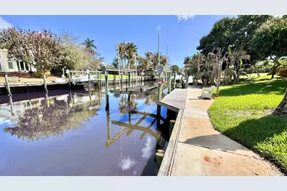 510 SW South Carolina Drive, Stuart, FL 34994 - Photo 8