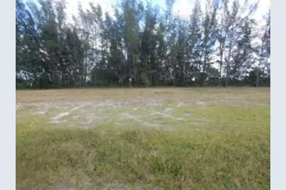 3905 NE 9th Avenue, Cape Coral, FL 33909 - Photo 6