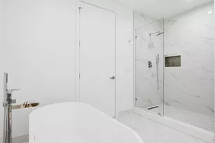 220 Lake Shore Dr, Lake Park, FL 33403 - Photo 18