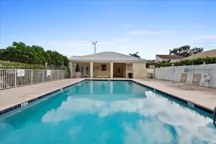 10233 Allamanda Cir, Palm Beach Gardens, FL 33410 - Photo 38