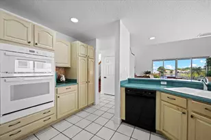 10233 Allamanda Cir, Palm Beach Gardens, FL 33410 - Photo 14