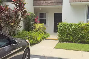 4031 N Cypress Dr, Pompano Beach, FL 33069 - Photo 1
