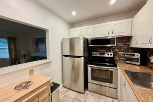 335 Durham J, Deerfield Beach, FL 33442 - Photo 4
