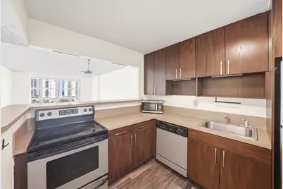 1000 Parkview Drive #1006, Hallandale Beach, FL 33009 - Photo 2