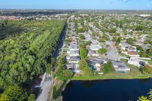 5020 SW 11th St, Margate, FL 33068 - Photo 6