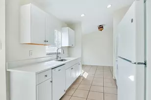 1750 SW Buttercup Ave, Port Saint Lucie, FL 34953 - Photo 4