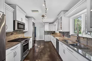 610 N Lakeside Dr, Lake Worth Beach, FL 33460 - Photo 20