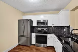 9005 Flynn Cir, Boca Raton, FL 33496 - Photo 10