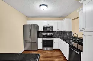 9005 Flynn Cir, Boca Raton, FL 33496 - Photo 12