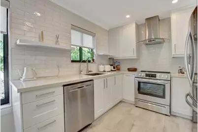 935 Sweetwater Lane #204, Boca Raton, FL 33431 - Photo 2