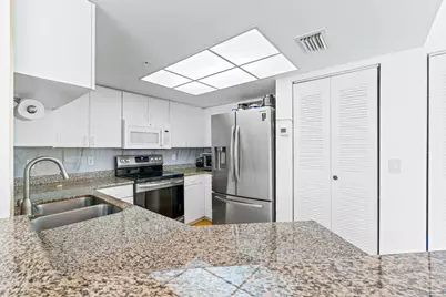 1000 Crestwood Ct Court S #1013, Royal Palm Beach, FL 33411 - Photo 8