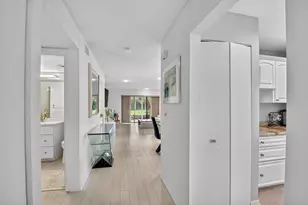 8 Stratford Dr E, Boynton Beach, FL 33436 - Photo 4