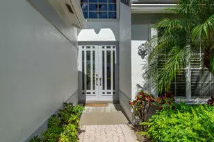 6005 Newport Village Way, Lake Worth, FL 33463 - Photo 4