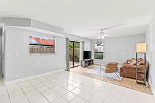 3900 Village Dr, Delray Beach, FL 33445 - Photo 10