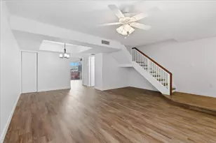 1383 NW 122nd Terrace, Pembroke Pines, FL 33026 - Photo 4