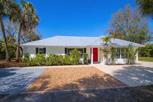 527 E Causeway Blvd, Vero Beach, FL 32963 - Photo 1