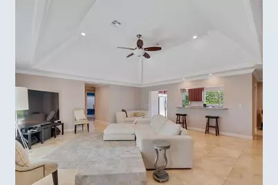 527 E Causeway Boulevard, Vero Beach, FL 32963 - Photo 2