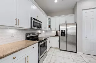 1056 Piccadilly St, Palm Beach Gardens, FL 33418 - Photo 10