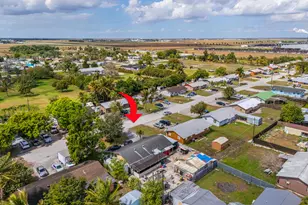 817 NE 20th St, Belle Glade, FL 33430 - Photo 1