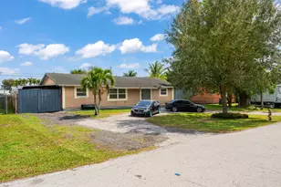 817 NE 20th St, Belle Glade, FL 33430 - Photo 2