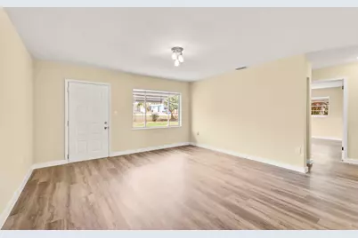 2105 Donald Avenue, Fort Pierce, FL 34946 - Photo 8