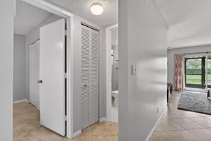 2230 N Cypress Bend Dr N, Pompano Beach, FL 33069 - Photo 26