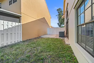 3874 Circle Lake Dr, West Palm Beach, FL 33417 - Photo 16