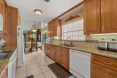 3874 Circle Lake Drive, West Palm Beach, FL 33417 - Photo 12