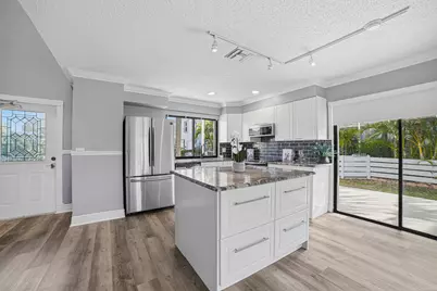 324 W Pine Street #11, Lantana, FL 33462 - Photo 6