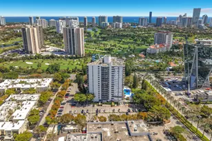 20100 W Country Club Dr, Aventura, FL 33180 - Photo 38