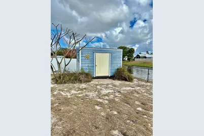 1114 SW Bellevue Avenue, Port Saint Lucie, FL 34953 - Photo 18