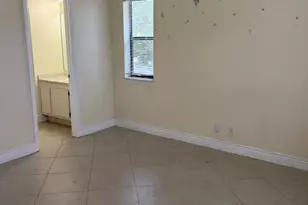 21911 Lake Forest Cir, Boca Raton, FL 33433 - Photo 8