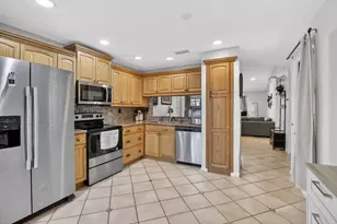 8841 W Sunrise Blvd, Plantation, FL 33322 - Photo 4