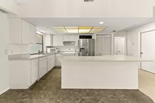 2489 SE Grand Dr, Port Saint Lucie, FL 34952 - Photo 8